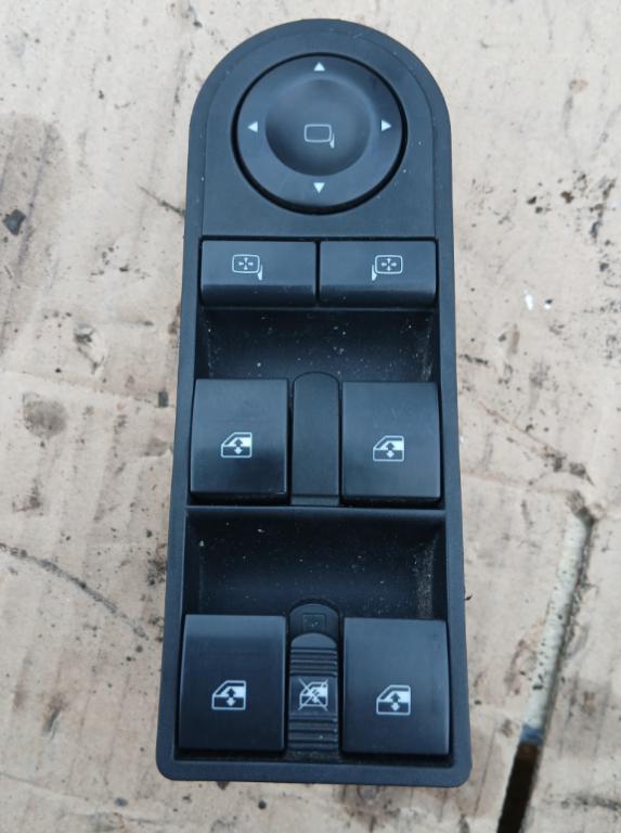 Opel Astra II 1998-2009 Prepínač ovládania okna predný ľavý 13209204