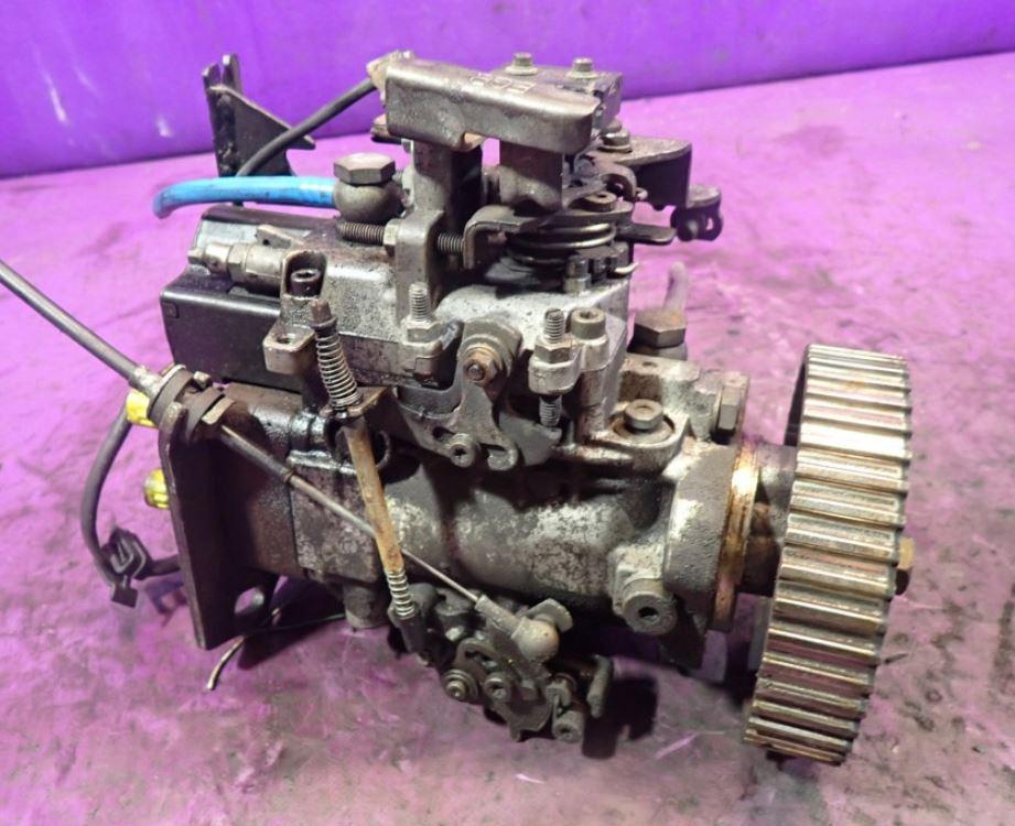 Volkswagen Transporter T4 1990-2003 1.9 TD diesel MT 50 kW 1996  Vstrekovacie čerpadlo 0460494417  028130115L