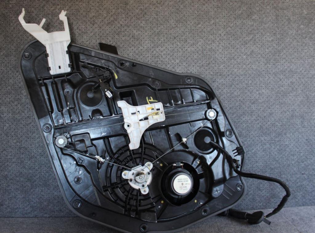 Kia Ceed II 2012-2018 combi 1.6 GDI petrol MT 99 kW 2018  Mechanizmus sťahovania okna zadný ľavý 83470-A2301