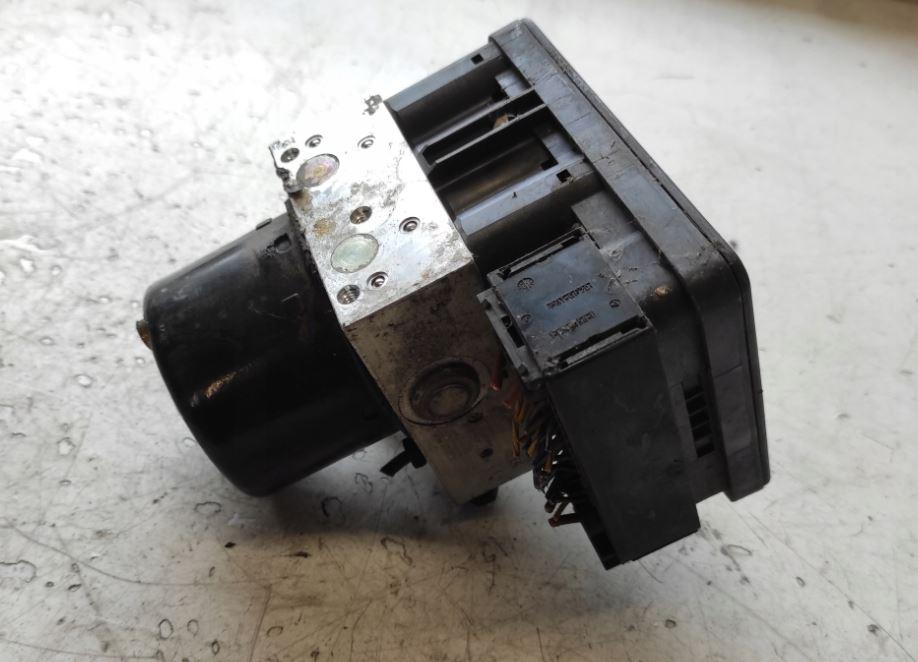 BMW 3 E46 1998-2007 hatchback 2.0 D diesel MT 110 kW 2003  Pumpa ABS 6759047 10096008053