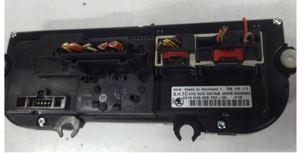 Skoda Octavia II 2004-2013 hatchback 1.9 TDI diesel MT 77 kW 2010  Panel kúrenia/klimatizácie 3T0820047AB