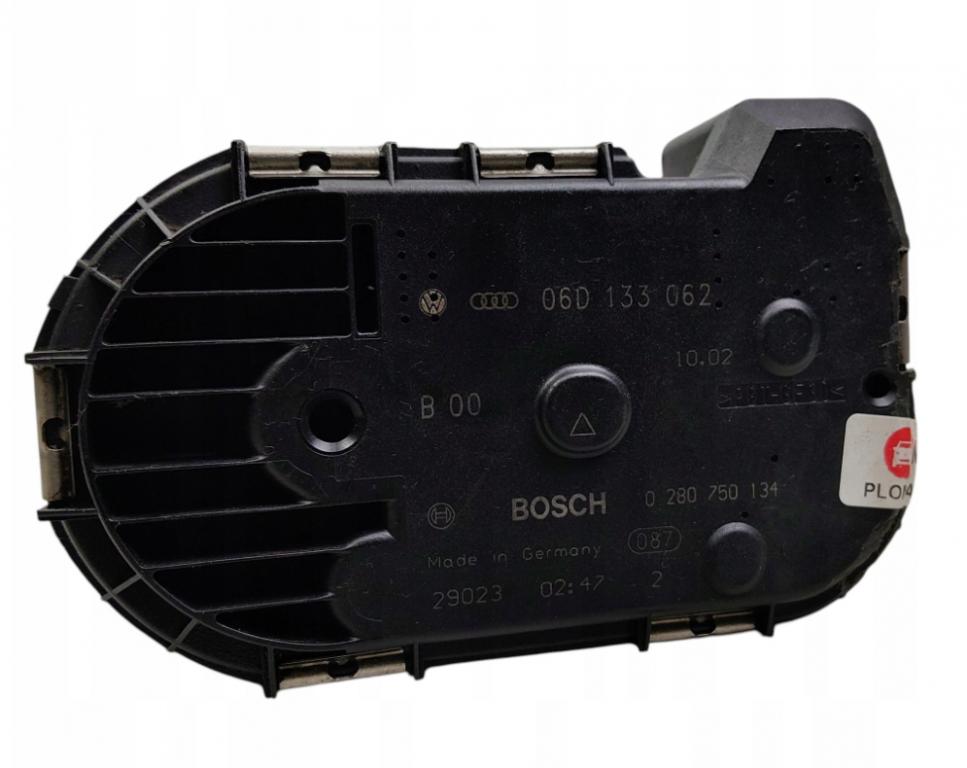 Audi A4 B6 2000-2004 sedan 2.0 FSI petrol MT 110 kW 2002  Škrtiaca klapka 06D133062
