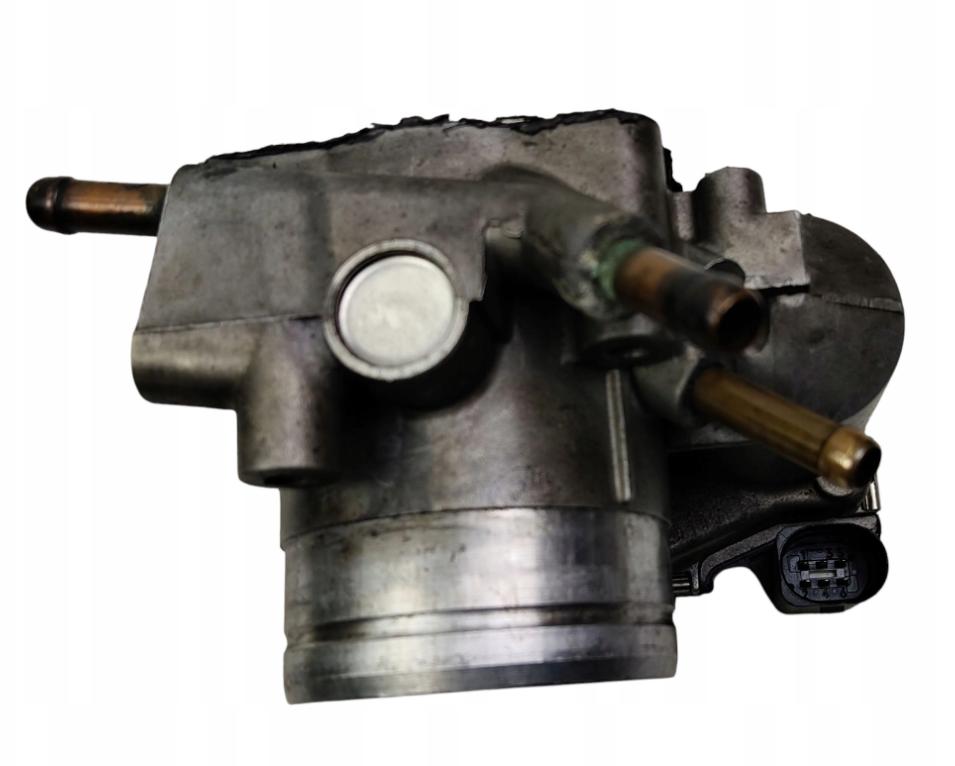 Audi A4 B6 2000-2004 sedan 2.0 FSI petrol MT 110 kW 2002  Škrtiaca klapka 06D133062