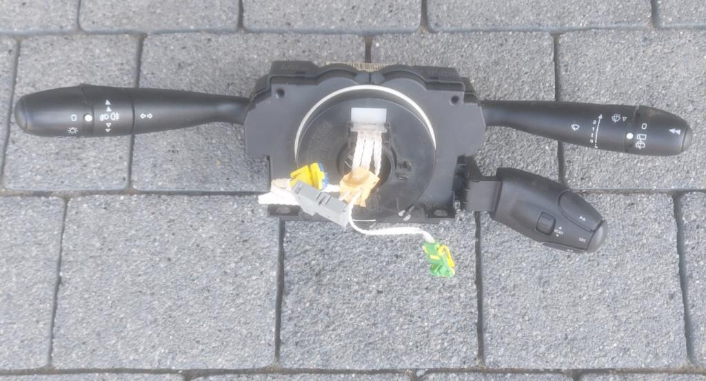 Peugeot 307 combi Prepínacie páčky pod volantom 96542558XT