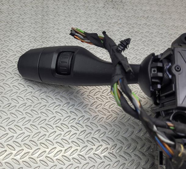 BMW X5 F15 2013-2018 hatchback 3.0 D diesel AT 230 kW 2014  Prepínacie páčky pod volantom 9368599 9320136