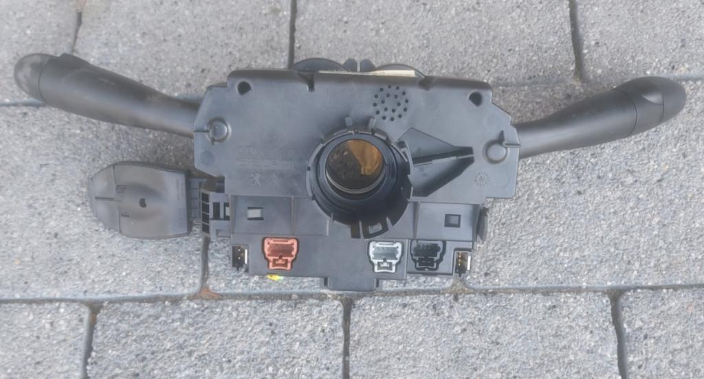Peugeot 307 combi Prepínacie páčky pod volantom 96542558XT