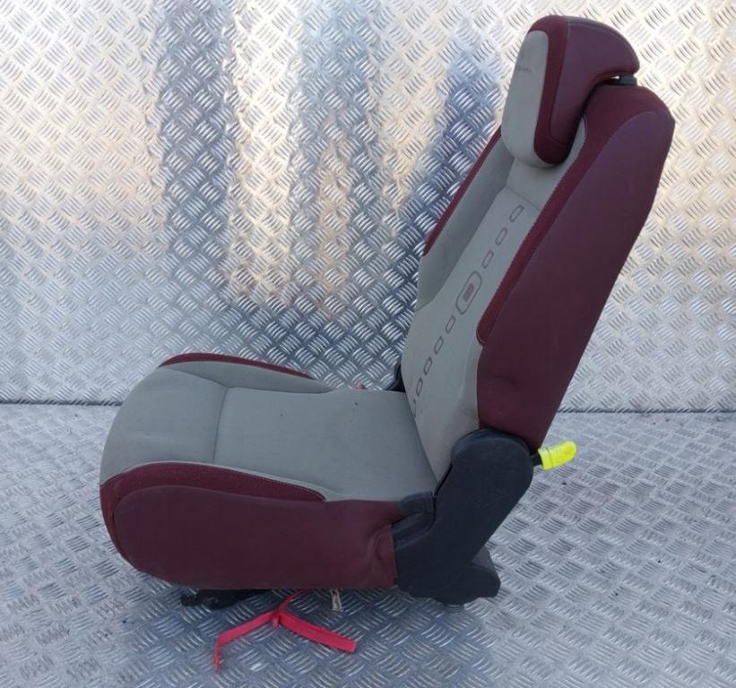 Citroen Berlingo II 2008-2018 hatchback 1.6 HDI diesel MT 66 kW 2011  Sedadlo zadné