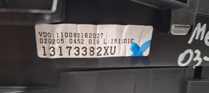 Opel Meriva A 2002-2010 hatchback 1.6  Prístrojová doska 13173382XU