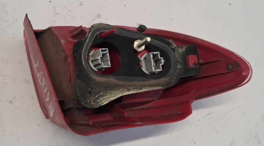 Mazda 2 I 2003-2007 hatchback 1.4 16v petrol MT 59 kW 2003  Svetlo zadné prave + lave  3M7113405AM  3M7113404AK