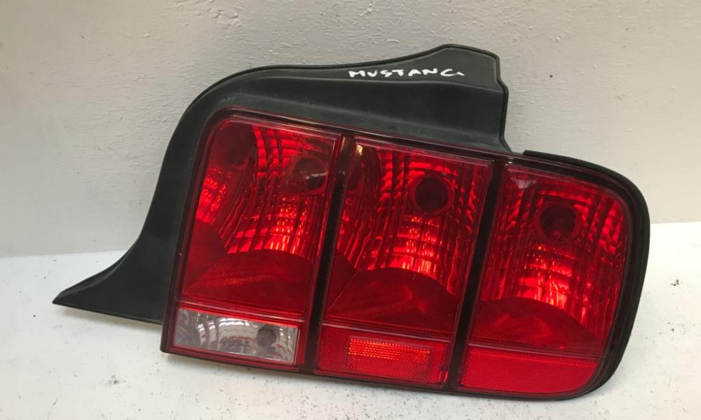 Ford Mustang V 2004-2014 coupe   Svetlo zadné pravé 6R33-13B504-AH