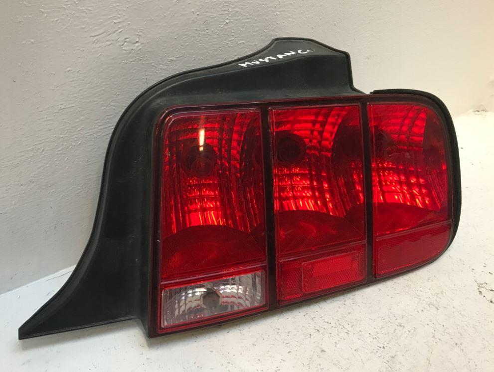Ford Mustang V 2004-2014 coupe   Svetlo zadné pravé 6R33-13B504-AH
