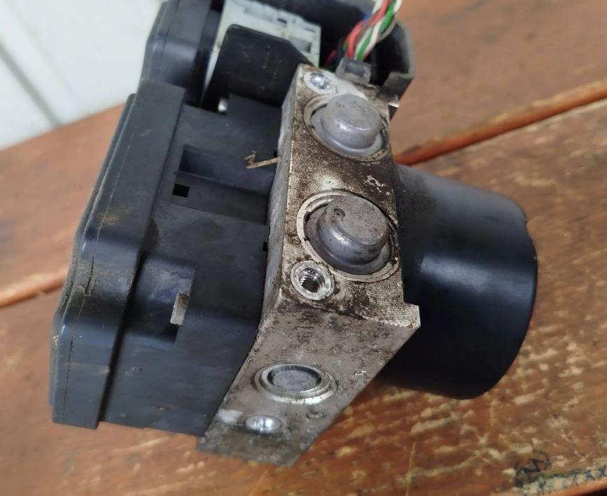 Citroen C3 II 2009-2016 hatchback 1.4 HDI diesel MT 50 kW 2014  Pumpa ABS 9666392580