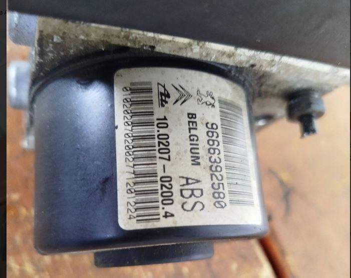 Citroen C3 II 2009-2016 hatchback 1.4 HDI diesel MT 50 kW 2014  Pumpa ABS 9666392580
