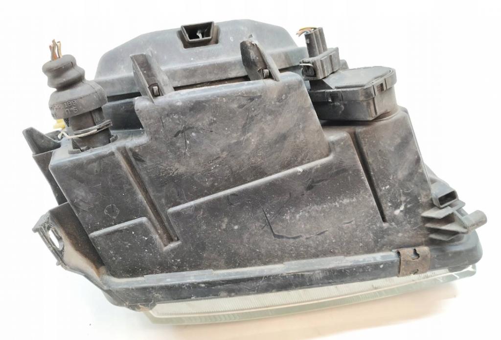 Audi A4 B5 1994-2001 Svetlo predné ľavé 8D0941003E