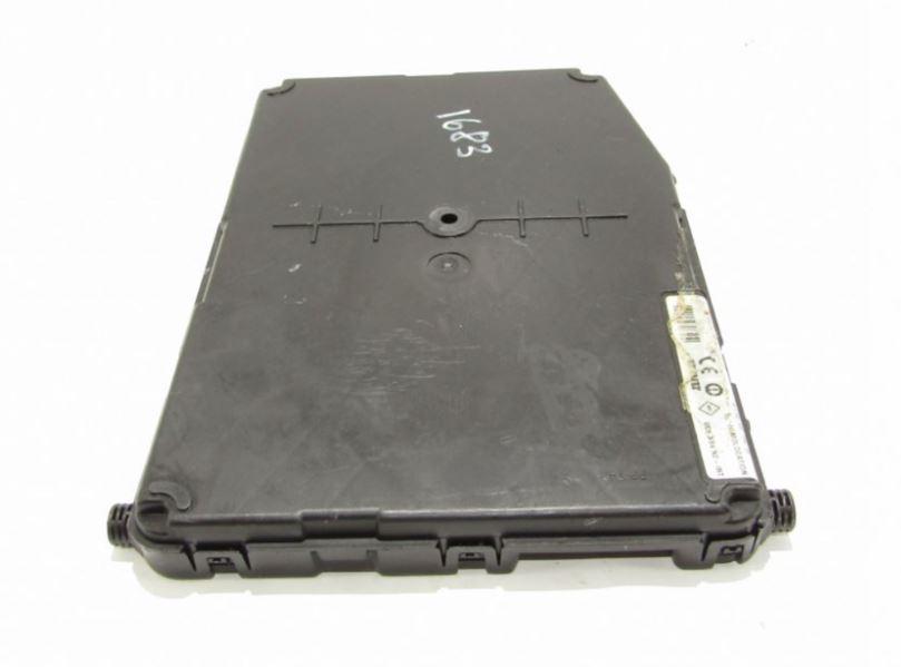Renault Megane II 2003-2008 hatchback 1.6 16v petrol MT 83 kW 2002  Modul 8200292067