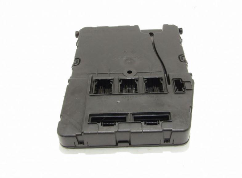 Renault Megane II 2003-2008 hatchback 1.6 16v petrol MT 83 kW 2002  Modul 8200292067