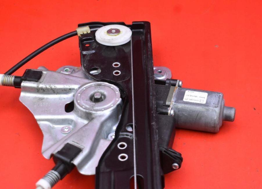Opel Astra IV 2009-2015 hatchback 1.4 T petrol MT 103 kW 2011  Mechanizmus stieračov predný pravý 13350759