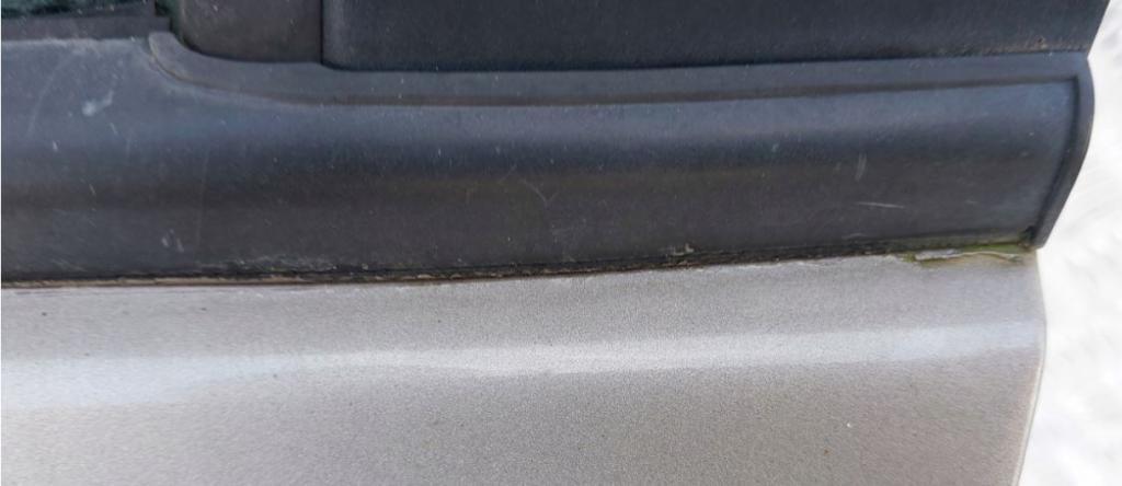 Nissan Note I 2006-2012 hatchback 1.4 16v petrol MT 65 kW 2007  Dvere predné ľavé