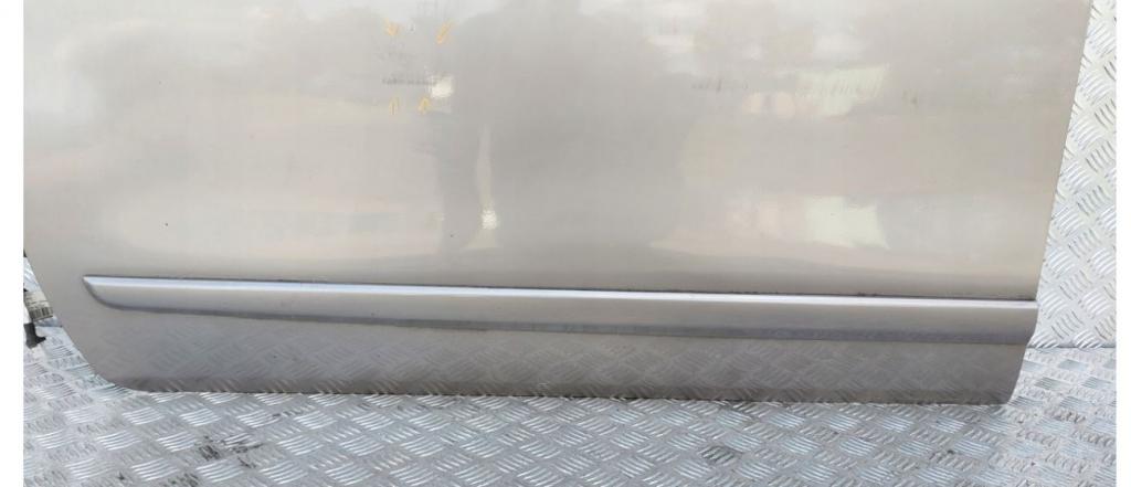 Nissan Note I 2006-2012 hatchback 1.4 16v petrol MT 65 kW 2007  Dvere predné ľavé