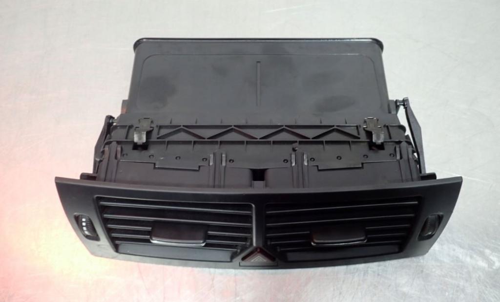 Mercedes B W245 2005-2011 hatchback 2.0 CDI diesel MT 80 kW 2006  Mriežka kúrenia (fukár) A1698300054