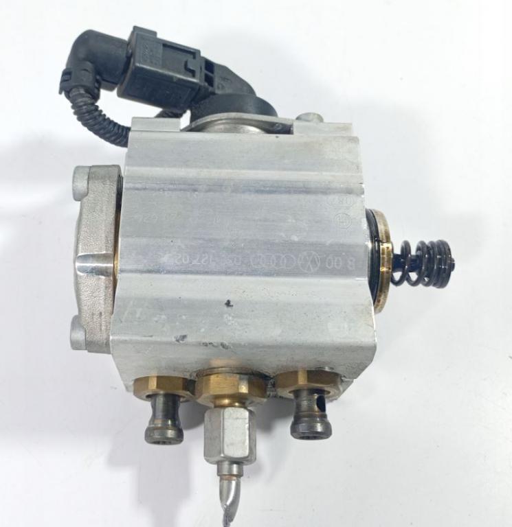Volkswagen Golf V 2003-2009 hatchback 1.6 FSI petrol MT 85 kW 2003  Palivové čerpadlo 0261520024 03C127025L