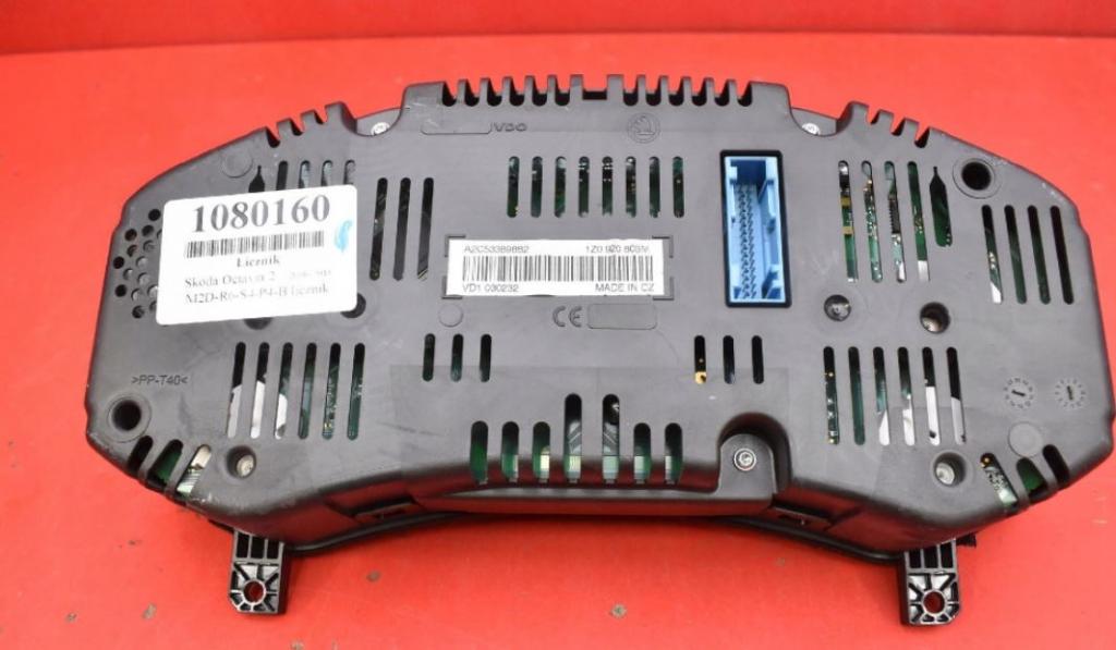Skoda Octavia II 2004-2013 hatchback 1.9 TDI diesel MT 77 kW 2009  Prístrojová doska 1Z0920803M
