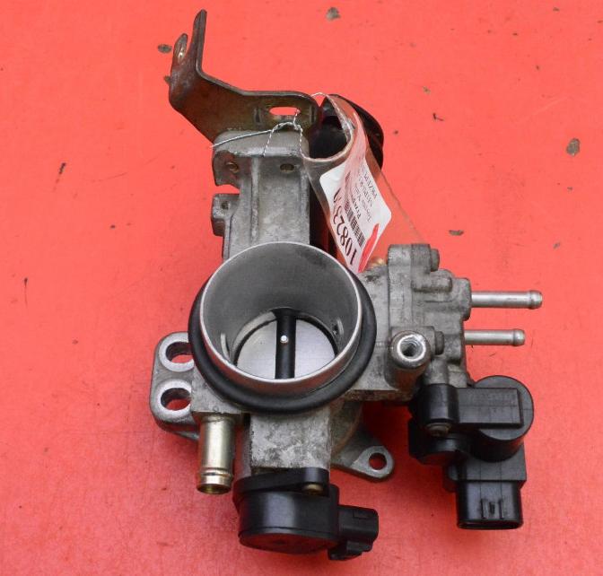 Toyota Yaris I 1999-2005 hatchback 1.0 VVTI petrol MT 50 kW 2005  Škrtiaca klapka 22210-0J010