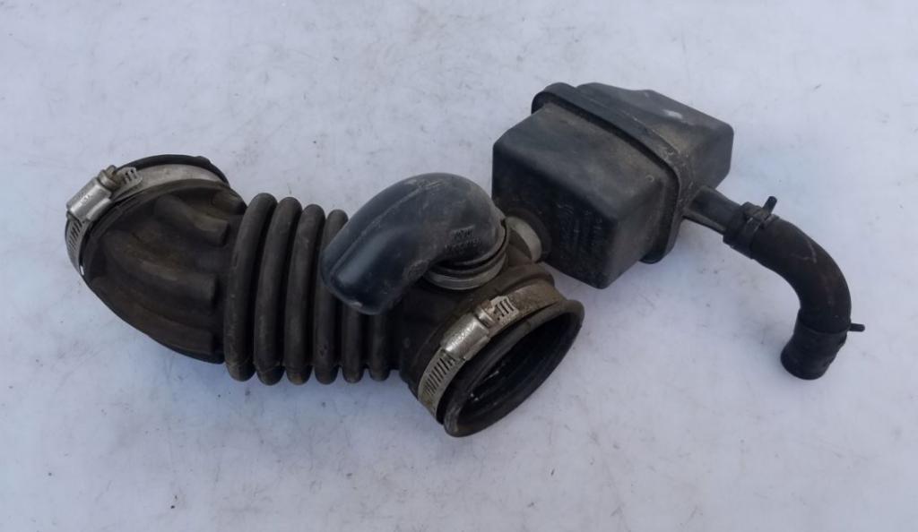 Nissan Qashqai I J10 2006-2013 hatchback 2.0 16v petrol MT 104 kW 2009  Hadica chladenia vzduchu 1021734S01 ; 1022251S01