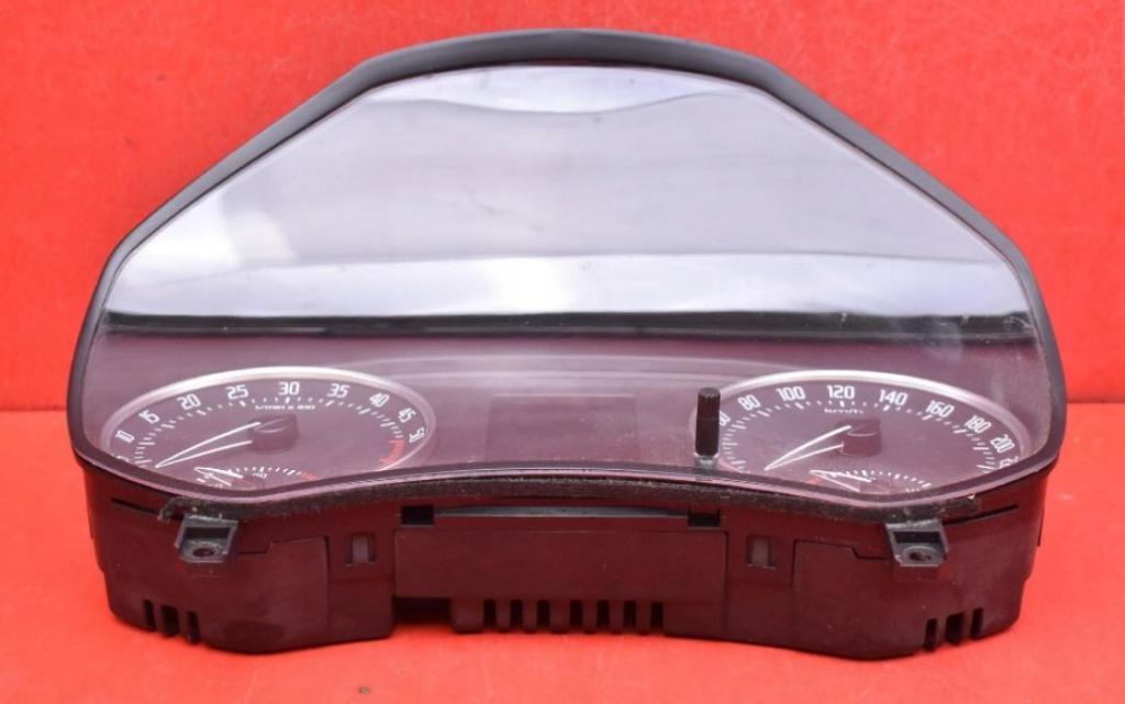 Skoda Octavia II 2004-2013 hatchback 1.9 TDI diesel MT 77 kW 2009  Prístrojová doska 1Z0920803M