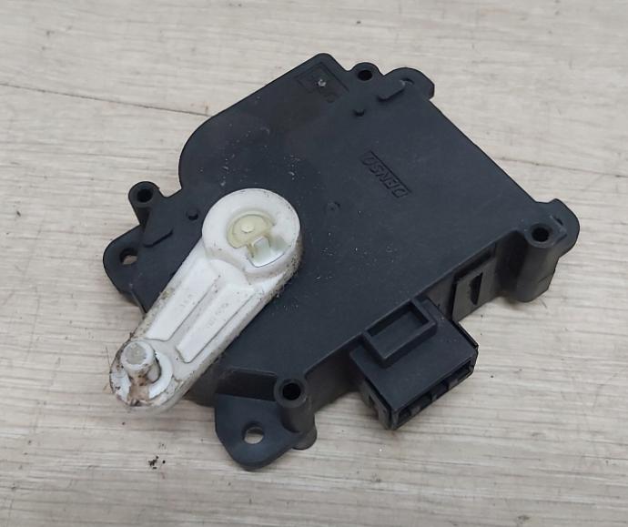 Honda CR-V II 2001-2006 hatchback Motorček kúrenia 113800-2330