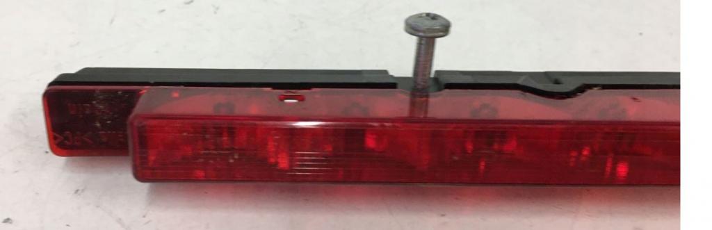 Audi A3 8L 1996-2003 hatchback 1.8 20v petrol MT 92 kW 1998  Brzdové svetlo zadné (horné) 8D9945097B
