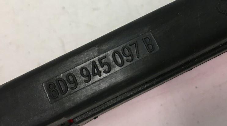 Audi A3 8L 1996-2003 hatchback 1.8 20v petrol MT 92 kW 1998  Brzdové svetlo zadné (horné) 8D9945097B