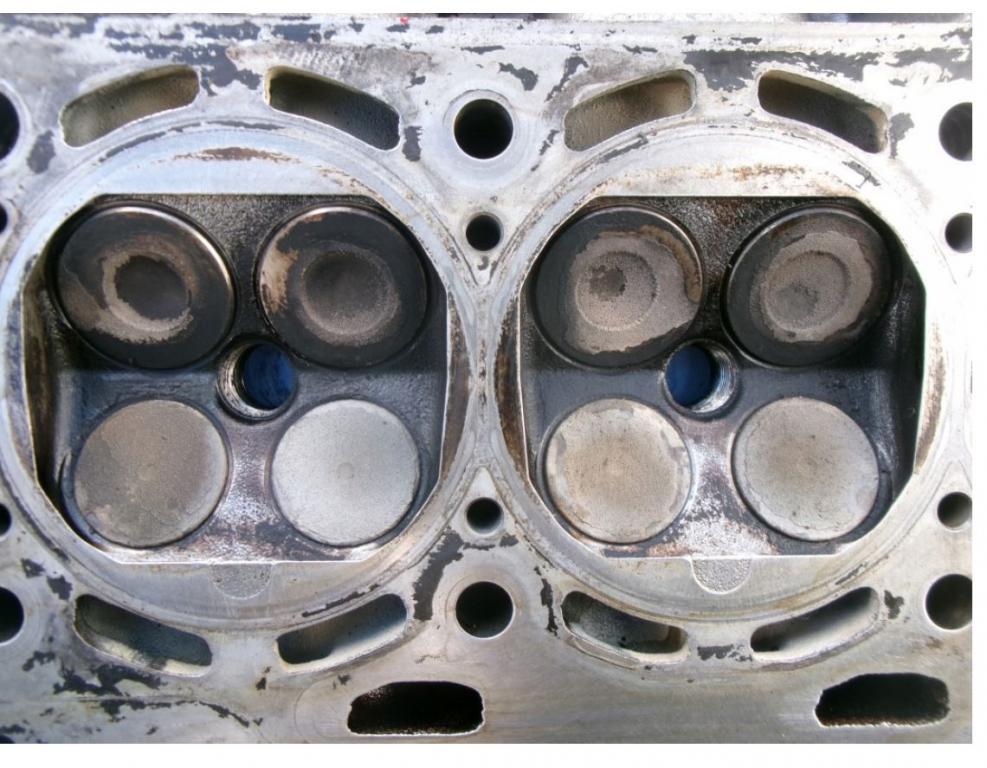 Volkswagen Golf IV 1997-2003 hatchback 1.4 16v petrol MT 55 kW 1999  Hlava valcov 036103373AK BCA