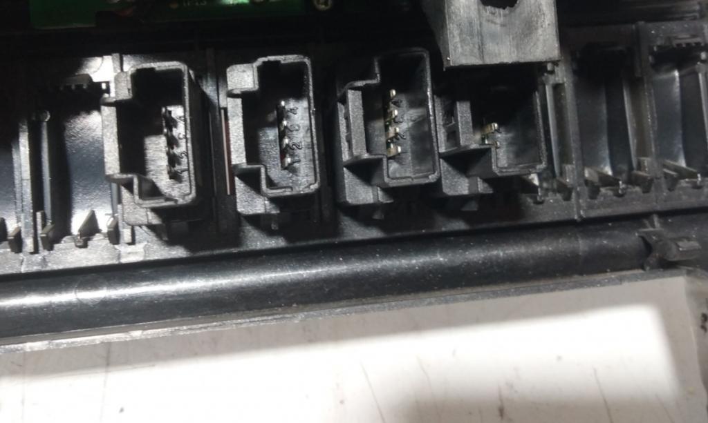 Iveco Daily IV 2006-2014 3.0 HPT diesel F1CE0481H MT 130 kW 2012  Panel kúrenia/klimatizácie 5801259634 568740100