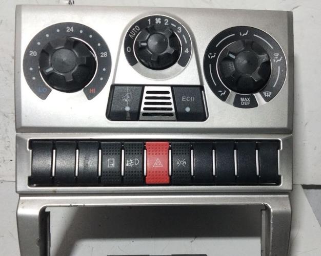 Iveco Daily IV 2006-2014 3.0 HPT diesel F1CE0481H MT 130 kW 2012  Panel kúrenia/klimatizácie 5801259634 568740100