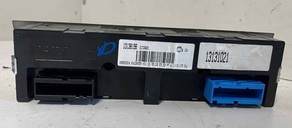 Opel Vectra C 2002-2008 sedan 1.8 16v petrol MT 90 kW 2002  Panel kúrenia/klimatizácie 13131021
