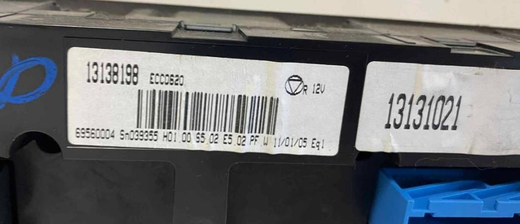 Opel Vectra C 2002-2008 sedan 1.8 16v petrol MT 90 kW 2002  Panel kúrenia/klimatizácie 13131021