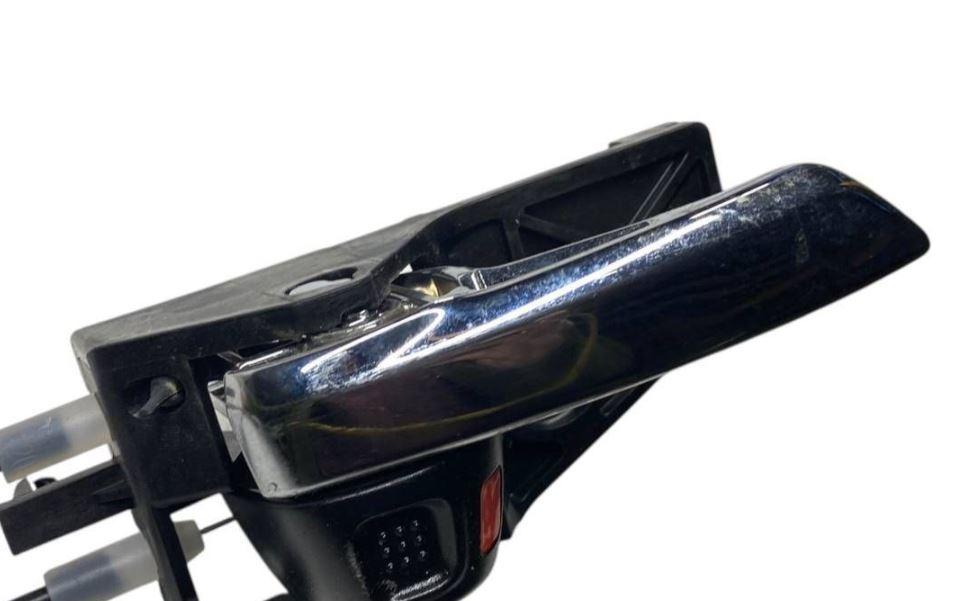 Suzuki Swift Mk7 2010-2017 hatchback 1.2 petrol 69 kW 2013  Zámok dverí zadný pravý 8230168LA1