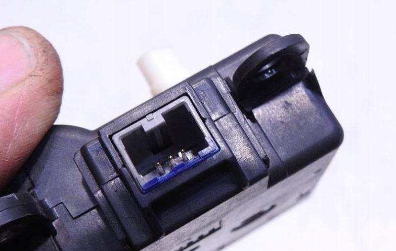 Honda Civic VIII 2006-2011 hatchback 1.8 16v petrol MT 103 kW 2005  Motorček kúrenia A24850A3710001