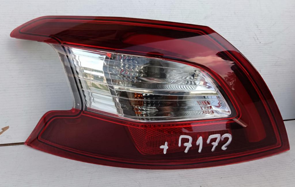 Peugeot 308 II 2013-2021 hatchback Svetlo zadné ľavé 9677817680