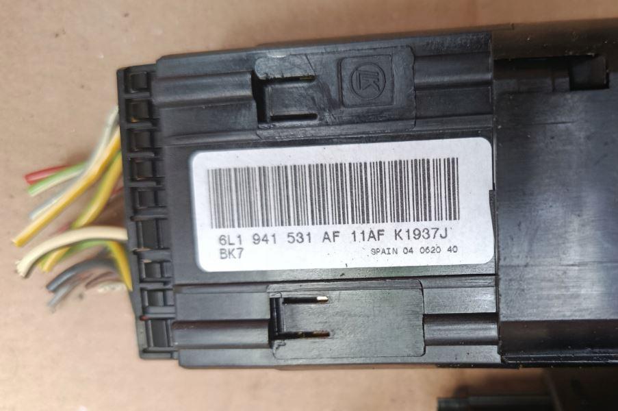 Seat Ibiza III 6L 2002-2008 hatchback 1.2 12v petrol MT 47 kW 2003  Prepínač svetiel 6L1941531AF