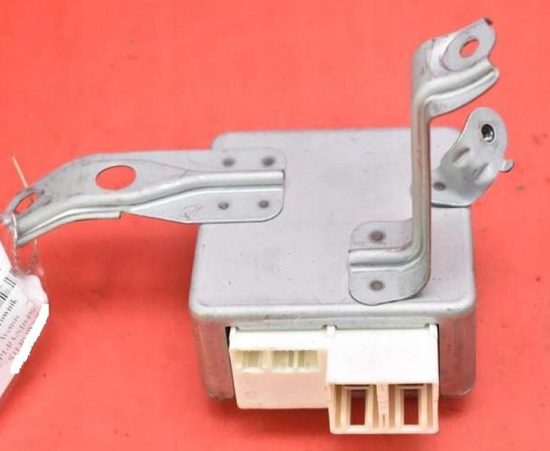 Toyota Avensis II T25 2003-2008 sedan 1.8 VVTI petrol MT 95 kW 2004  Modul 89650-05030