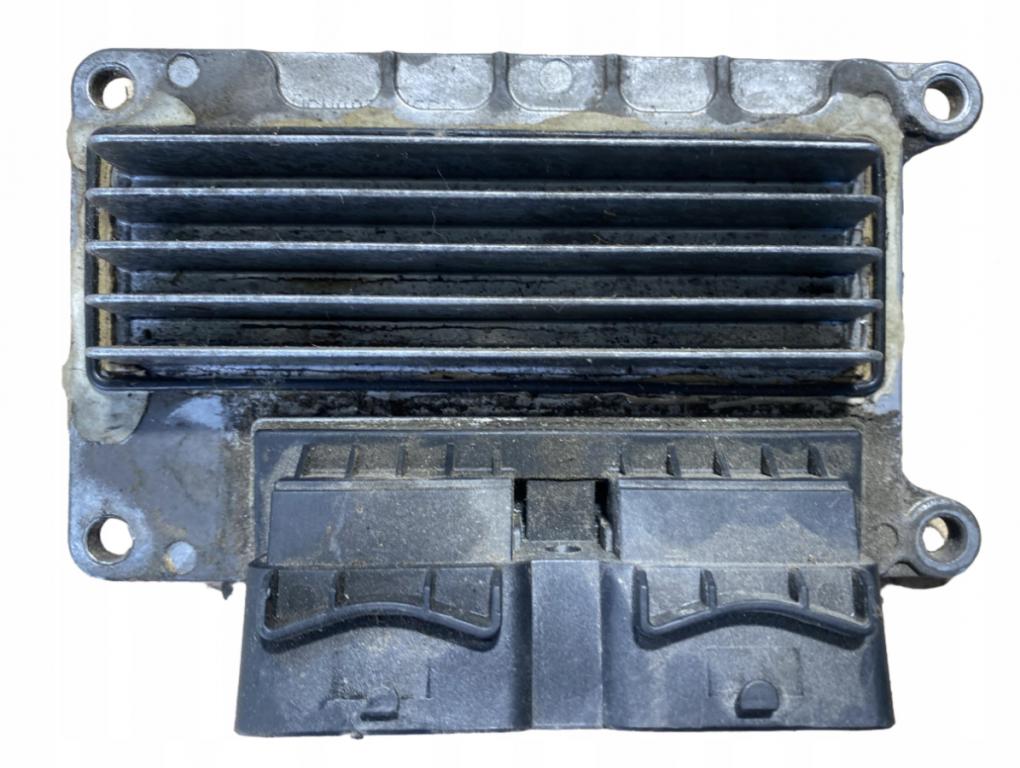 Renault Clio II 1998-2012 hatchback 1.2 petrol  Riadiaca jednotka motora 8200162381 IAW 5NR.C2