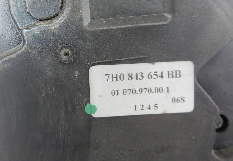 Volkswagen Transporter T5 2003-2015 hatchback 2.5 TDI diesel MT 96 kW 2007  Zámok dverí zadný pravý 7H0843654BB