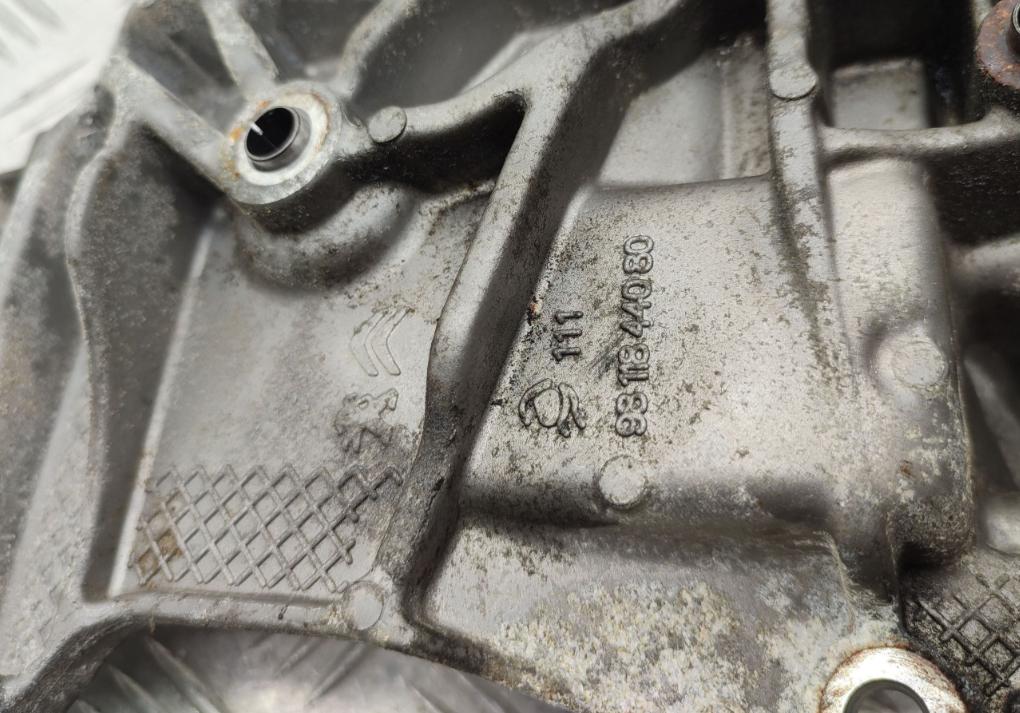 Peugeot Expert III 2016- 2.0 diesel 110 kW 2017  Napínacia kladka 9811844080