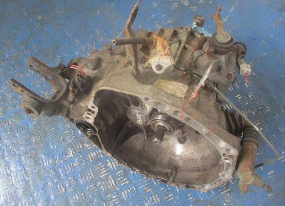 Toyota Yaris I 1999-2005 hatchback 1.0 VVTI petrol MT 50 kW 2001  Prevodovka manuálna