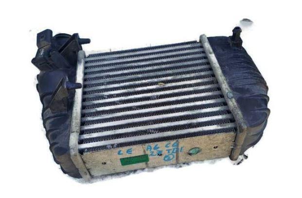 Audi A6 C6 2004-2011 sedan 2.7 TDI diesel MT 132 kW 2007  Intercooler (chladič nasávaného vzduchu) 4F0145805T