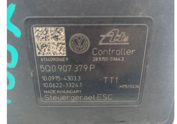 Volkswagen Golf VII 2012-2020 combi 1.4 TSI petrol MT 90 kW 2014  Pumpa ABS 5Q0907379P