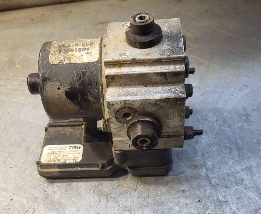 Opel Vectra B 1995-2002 combi 1.8 16v petrol MT 92 kW 2001  Pumpa ABS 13216601 13091801 S108196002