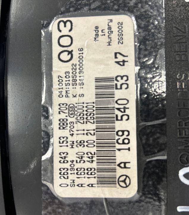 Mercedes A W169 2004-2012 hatchback 2.0 CDI diesel MT 80 kW 2004  Prístrojová doska A1695405347
